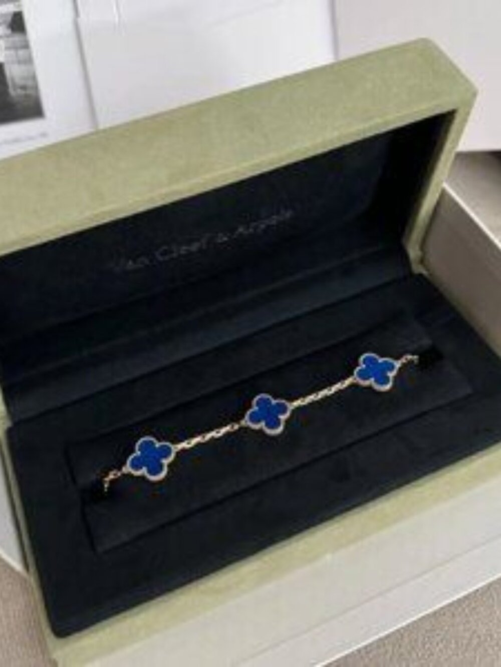 Authentic Van Cleef & Arpels 18K gold blue agate bracelet